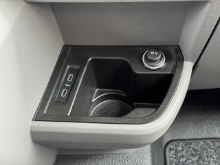 Volkswagen Transporter Volkswagen Transporter 2.0 TDI L2H1 28 Comfortline Navigatie Trekhaak Carplay Cruise Airco Lat om lat 4 Seizoenen banden - afbeelding nr 28