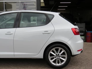 SEAT Ibiza SEAT Ibiza 1.0 TSI ECOTSI STYLE CON / Navi / Cruise / Sportvelgen - afbeelding nr 17