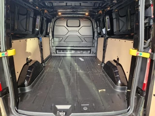 Ford Transit Custom Ford Transit Custom 300 2.0 TDCI L2H1 Trend 130pk| SCI | Automaat | Cruise Control | Navigatiesysteem | Camera| Reservewiel | Agate Black - afbeelding nr 3