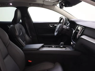 Volvo V60 Volvo V60 Cross Country 2.0 B5 AWD Pro | Stoelmassage | Nappa Leder | H&K Audio | - afbeelding nr 13