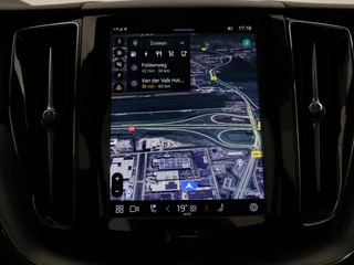 Volvo XC60 Volvo XC60 T6 PLUG-IN HYBRID ULTRA DARK SCHUIFDAK HARMAN KARDON TREKHAAK 20 - afbeelding nr 48