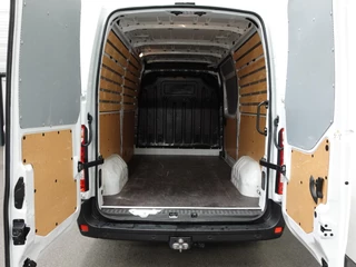 Renault Master Renault Master T33 2.3 dCi 135PK L2H2 Work Edition Airco Cruise Control Camera Navi PDCA Trekhaak - afbeelding nr 3