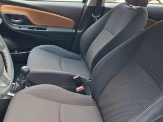Toyota Yaris Toyota Yaris 1.0 VVT-i Style / CAMERA / NAVI / ALLSEASON - afbeelding nr 9