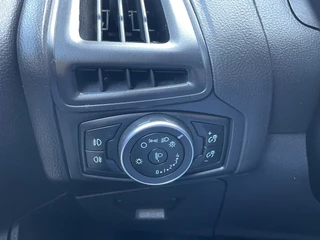 Ford Focus 50% deal 4.475,- ACTIE Trekhaak / Clima / Navi / Telefoon / Cruise - afbeelding nr 25