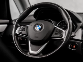 BMW 2 Serie BMW 2 Serie Active Tourer 218i High Executive Sportline (PANORAMADAK, DEALER ONDERHOUDEN, NAVIGATIE, CAMERA, STOELVERWARMING, SPORTSTOELEN, CRUISE, TREKHAAK, PARKEERSENSOREN, NIEUWE APK, NIEUWSTAAT) - afbeelding nr 19
