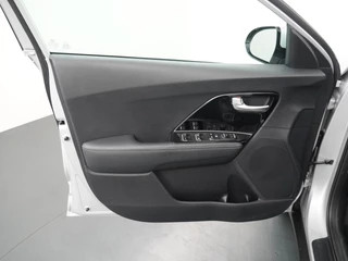 Kia Niro Kia Niro 1.6 GDi Hybrid DynamicLine - Navigatie - Camera - Climate control - Cruise control - Trekhaak - 12 maanden garantie - afbeelding nr 28