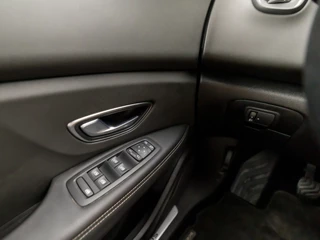 Renault Scénic Renault Scénic 1.2 TCe Sport Collection (APPLE CARPLAY, GROOT NAVI, LEDER, CAMERA, TREKHAAK, SPORTSTOELEN, GETINT GLAS, KEYLESS, PARKEERSENSOREN, NIEUWE APK, NIEUWSTAAT) - afbeelding nr 22