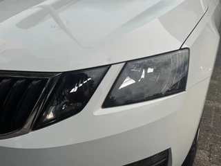 Škoda Octavia Škoda Octavia Combi 1.6 TDI Greentech Clever Edition Lichtmetalen velgen/Cruise Control/Parkeersensoren - afbeelding nr 5