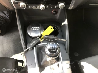 Audi A3 Audi A3 Limousine 2.0 TDI Ambition Pro Line S Veel uitstraling S-Line binnen en buiten Goed onderhouden Dist - afbeelding nr 17