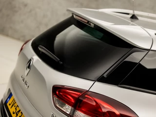 Renault Clio (NAVIGATIE, TREKHAAK, PARKEERSENSOREN, SPORTSTOELEN, GETINT GLAS, LM VELGEN, BASS REFLEX, CRUISE, NIEUWE APK, NIEUWSTAAT) - afbeelding nr 31