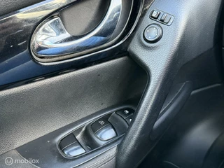 Nissan QASHQAI Nissan Qashqai 1.2 Premier Edition 2014 / Camera / Keyless / Panoramadak / Trekhaak / Dealeronderhouden / 1e eigenaar NAP - afbeelding nr 19
