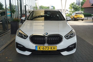 BMW 1 Serie BMW 1 Serie 118i Executive Edition Automaat | Navi | Cruise | Apple Carplay - afbeelding nr 2
