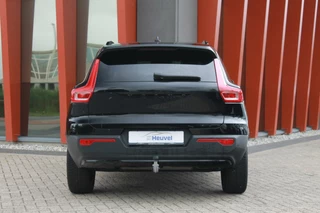 Volvo XC40 Volvo XC40 T4 Recharge R-Design | Parkeercamera | Stoelverwarming | Leder | Trekhaak | Glossy Black | Keyless - afbeelding nr 4