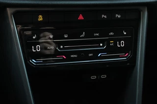 Volkswagen T-Roc Volkswagen T-Roc 1.5 TSI DSG Style | Navigatie | Apple Carplay / Android Auto | Climate Control | Led | Digitale Cockpit | Adaptive Cruise Control | Trekhaak - afbeelding nr 19