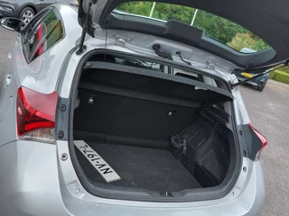 Toyota Auris Toyota Auris 1.2T 116pk Aspiration 5-Deurs | Origineel NL | 1300kg Trekgewicht | Navi | Clima | Cruise | Achteruitrijcamera | Rijstrook+Licht+Regensensor | Mistlampen | 16''lm | Trekhaak - afbeelding nr 31