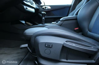 BMW 1 Serie BMW 1-serie 118i M Sport High Executive, Sportstoelen, Carplay, Pdc voor + achter, Stoelverwarming, Cruise, Clima. - afbeelding nr 14