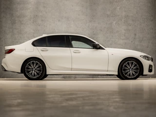 BMW 3 Serie BMW 3 Serie 320i M Sport 184Pk Automaat (APPLE CARPLAY, M PAKKET, GROOT NAVI, SFEERVERLICHTING, LEDER/ACANTARA, SPORTSTOELEN, GETINT GLAS, PARKEERSENSOREN, NIEUWE APK, NIEUWSTAAT) - afbeelding nr 4