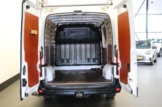 Renault Master - Airco - Cruise - Trekhaak - € 17.900,- Excl. - afbeelding nr 9