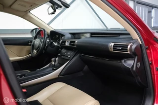 Lexus IS Lexus IS 300h Luxury Line | Dealer OH | Camera | Stoel + stuurwiel verwarming | Clima | LED | rijklaarprijs | - afbeelding nr 8