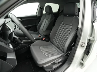 Audi A1 Sportback Audi A1 Sportback 25 TFSI 95 pk s-tronic S line edition Stoelverwarming, Optiek zwart, Navi via app 52 - afbeelding nr 13