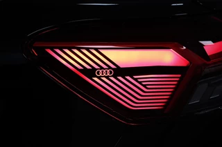 Audi Q4 e-tron Audi Q4 e-tron 40 Advanced Edition | Navigatie | Climate Control | DAB | Led | Electrisch bedienbare achterklep | 19