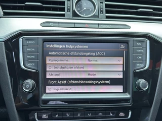 Volkswagen Passat Volkswagen Passat Variant 1.4 TSI DSG GTE PANO-DAK/LEDER/TREKHAAK/360CAMERA/AMBIENTE+ - afbeelding nr 24