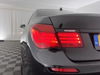 BMW 7 Serie BMW 7 Serie 740d xDrive High Executive M-Sport-Pack GEAR BOX PROBLEM  M-Sport Pack Aut. *PANO | HEAD-UP | LUXURY-LEATHER | SOFT-CLOSE | FULL-LED | MEMORY-PACK | HARMAN/KARDON-SURROUND | TOPVIEW | BLINDSPOT | KEYLESS | HEATED-SPORTSEATS | DIGI- - afbeelding nr 37