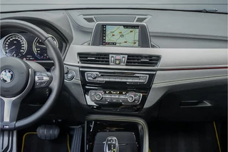 BMW X2 BMW X2 sDrive20i M-Sport High Ex Shadow Navi Trekhaak 19