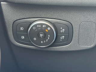 Ford Focus Ford Focus Wagon 1.0 EcoBoost Titanium Wagon | Winter Pack | Adaptive cruise control | Camera | Navigatie | 17 inch | Reservewiel - afbeelding nr 13