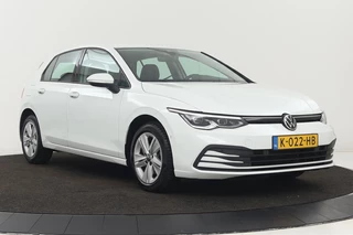 Volkswagen Golf Volkswagen Golf 1.0 eTSI Life | Camera | Adaptive cruise |  Memory | Full LED | Carplay | Side Assist | Park Assist | Sfeerverlichting | DAB - afbeelding nr 31