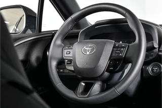 Toyota C-HR Toyota C-HR 2.0 Hybrid 200 Dynamic | Dig. Cockpit | Adapt. Cruise | Stoel-+Stuurverw. | PDC | Camera | NAV + App. Connect | ECC | LM 18