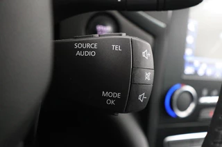 Renault Mégane Renault Mégane 1.3 TCe Limited | Carplay | Camera | Navigatie |  Sfeerverlichting | Keyless | Climate control | Cruise control | Parkeerhulp - afbeelding nr 12