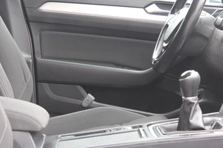 Volkswagen Passat Volkswagen Passat 1.4 TSI 125pk BMT Comfortline Business | Orig. NL | Trekhaak | Virtual dashboard | Carplay | - afbeelding nr 57