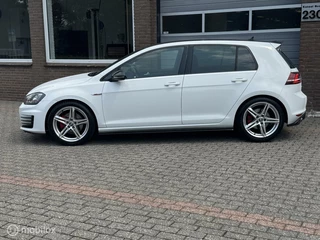 Volkswagen Golf Volkswagen Golf 2.0 TSI GTI NAVIGATIE/XENON/LED/AIRCO - afbeelding nr 2