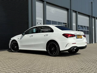 Mercedes-Benz A-Klasse Mercedes A-Klasse 250e AMG | Pano | Burm | Ambient | Widescreen | Keyless | Camera - afbeelding nr 17