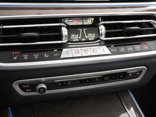 BMW X5 BMW X5 X5 45e HIGH EXECUTIVE M SPORT LUCHTVERING | STOEL/STUUR VERWARMING | DODE HOEK| PANO | BOMVOL| - afbeelding nr 43