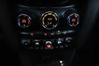 MINI Cooper Mini Mini 1.5 Cooper Chili Business (PANORAMADAK, NAVIGATIE, AUTOMAAT, CRUISE CONTROL, PARKEERSENSOREN, LEER, NL-AUTO) - afbeelding nr 19