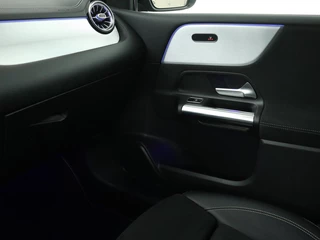 Mercedes-Benz B-Klasse Mercedes-Benz B-klasse 250e AMG Night | Stoelverwarming | Camera |  Carplay | Sfeerverlichting | Leder/Alcantara | Full LED | Widescreen - afbeelding nr 24