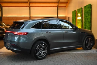 Mercedes-Benz EQC Mercedes-Benz EQC 400 4MATIC Premium Plus 80 kWh AMG - Memory - Distronic - Schuifdak - Keyless Entry - HUD - Ambiance Verlichting - afbeelding nr 2