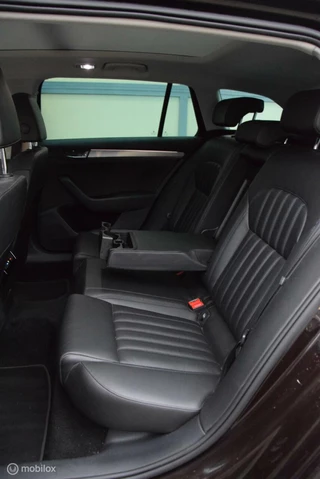Škoda Superb Skoda Superb Combi 1.4 TSI ACT Style business 150pk Panoramadak Leer trekhaak - afbeelding nr 9