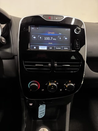 Renault Clio Renault Clio 0.9 TCe Limited / Cruise / Airco / Navigatie - afbeelding nr 14