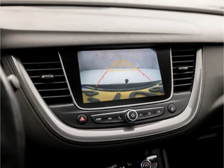 Opel Grandland X Automaat (PANORAMADAK, APPLE CARPLAY, GROOT NAVI, STUUR/STOELVERWARMING, LEDER, SPORTSTOELEN, GETINT GLAS, CAMERA, ELEK ACHTERKLEP, DAB+, NIEUWE APK, NIEUWSTAAT) - afbeelding nr 17