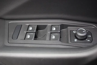Volkswagen T-Roc Volkswagen T-Roc Cabrio 1.5 TSI R-Line Automaat - Carplay, Cruise, Stoelverw. - afbeelding nr 20