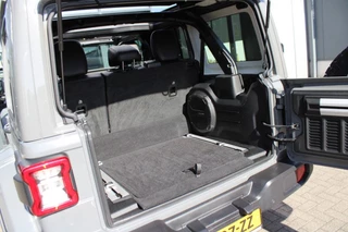 Jeep Wrangler Jeep Wrangler 4XE 380 SAHARA / Plug In Hybrid / My Sky open dak / Trekhaak - afbeelding nr 30