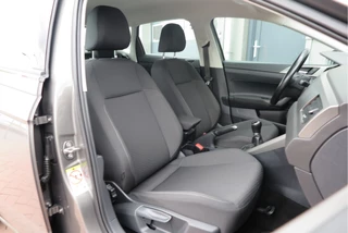 Volkswagen Polo Volkswagen Polo 1.0 TSI 95 PK Comfortline , Trekhaak , Stoelverwarming , Navigatie , Parkeersensoren , Climate control , 17
