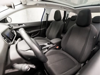 Peugeot 308 Peugeot 308 SW 1.2 PureTech Sport (PANORAMADAK, APPLE CARPLAY, GROOT NAVI, PARKEERSENSOREN, SPORTSTOELEN, GETINT GLAS, CRUISE, LANE ASSIST, NIEUWE APK, NIEUWSTAAT) - afbeelding nr 14