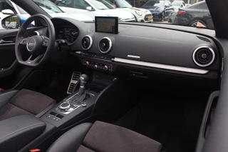 Audi A3 Audi A3 Cabriolet 35 TFSI CoD Advance Sport / Trekhaak / Virtual Cockpit / Windscherm / B&O / Leder&Alcantara / 18'' / Keyless / Nekverwarming / Navigatie / Hill Hold / Cruise Control - afbeelding nr 2