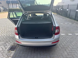 Škoda Octavia Skoda Octavia Combi 1.6 TDI DSG Elegance Businessline - afbeelding nr 14