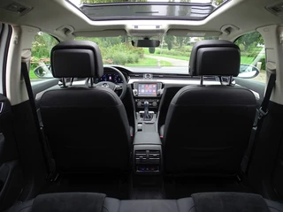 Volkswagen Passat Volkswagen Passat Variant TSI GTE 217PK DSG Highline / R-Line / LED - afbeelding nr 42