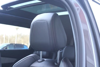 Peugeot 5008 Peugeot 5008 1.2 130PK AUTOMAAT GT PACK BUSINESS | PANORAMISCH SCHUIF/KANTEL DAK | AFNEEMBARE TREKHAAK | ALCANTARA BEKLEDING | FULL LED KOPLAMPEN | FOCAL AUDIO | 19